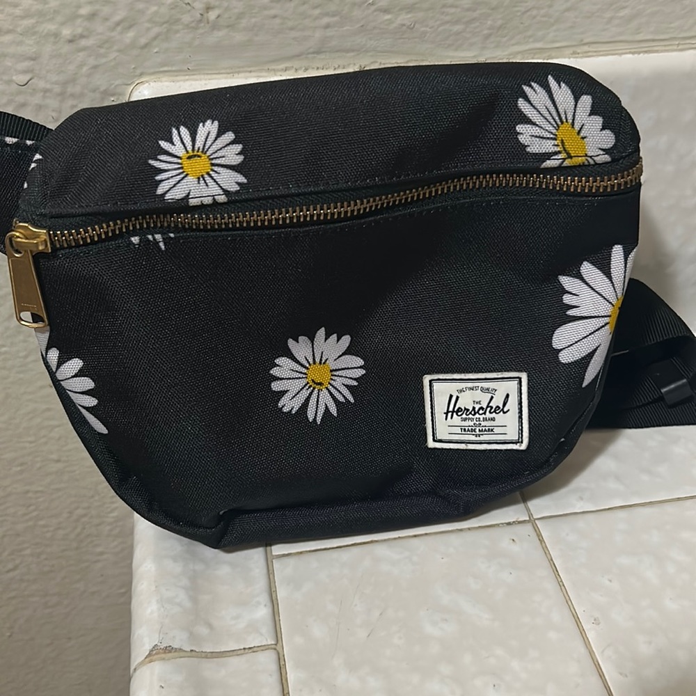 Hershel Daisy fanny pack